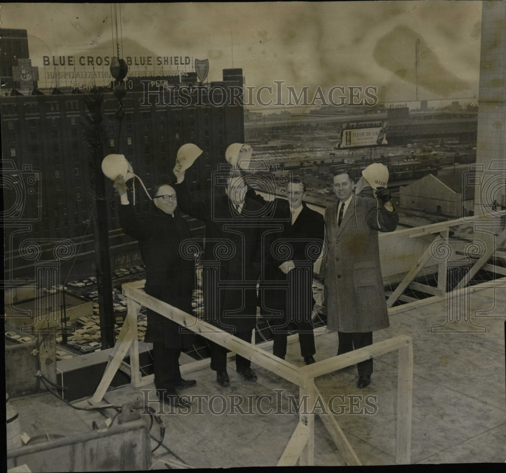 1962 Press Photo On top of the new Apollo Saving Bank - RRW87861 - Historic Images