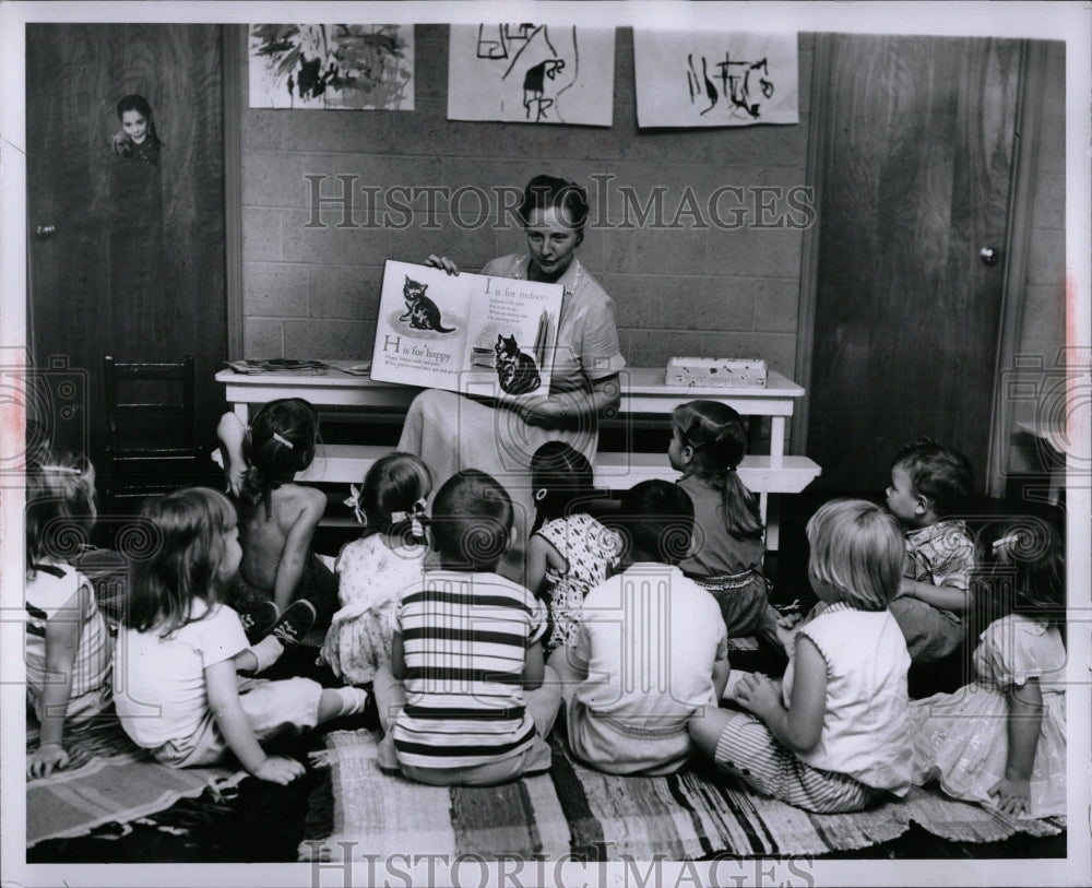 1956 Press Photo Youngsters education rudiments hour - RRW87917 - Historic Images