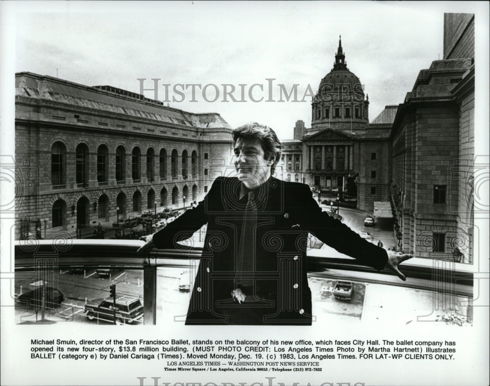 1983 Press Photo Michael Smuin Director Ballet Stands - RRW88007 - Historic Images