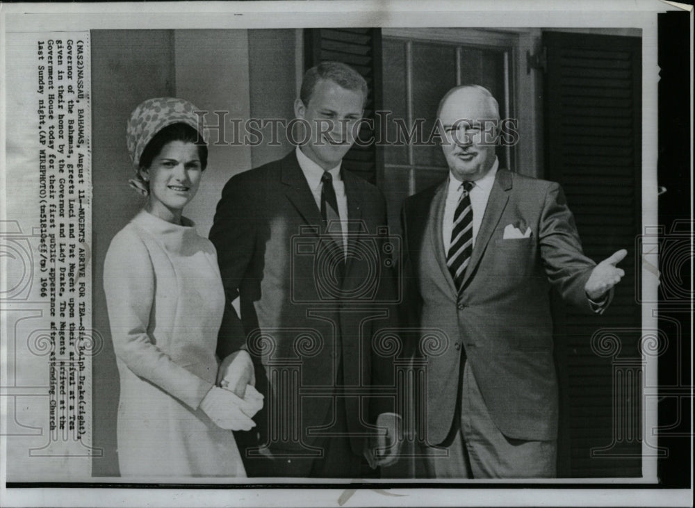 1966 Press Photo Ralph Drake Bahamas Luci Pat Mugent - RRW88025 - Historic Images