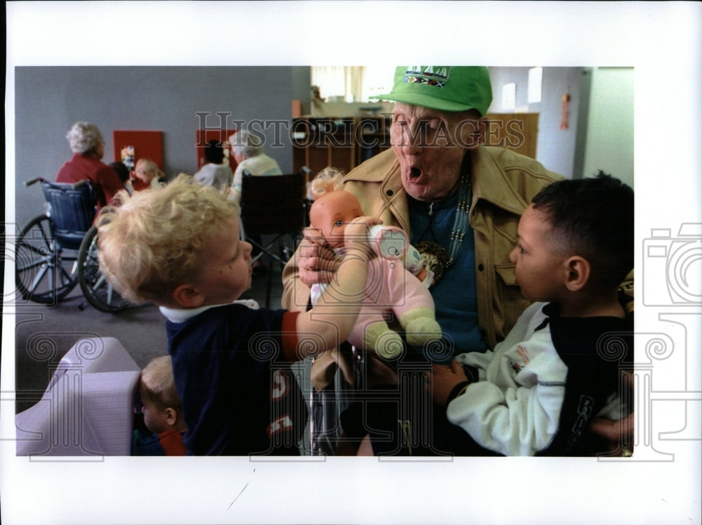 press photo Pumpkin Patch Day Care in Lincoln Park - RRW88037 - Historic Images