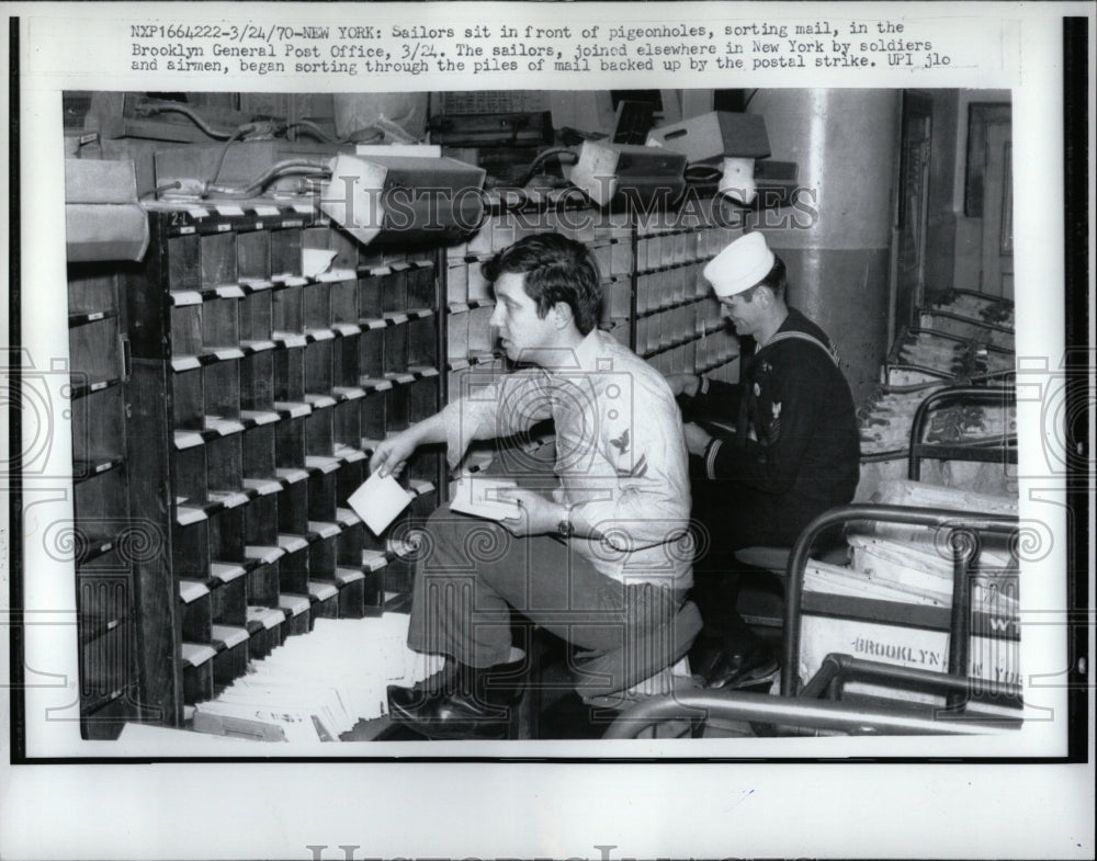 1970 Press Photo Brooklyn General post Office Sailors - RRW88099 - Historic Images