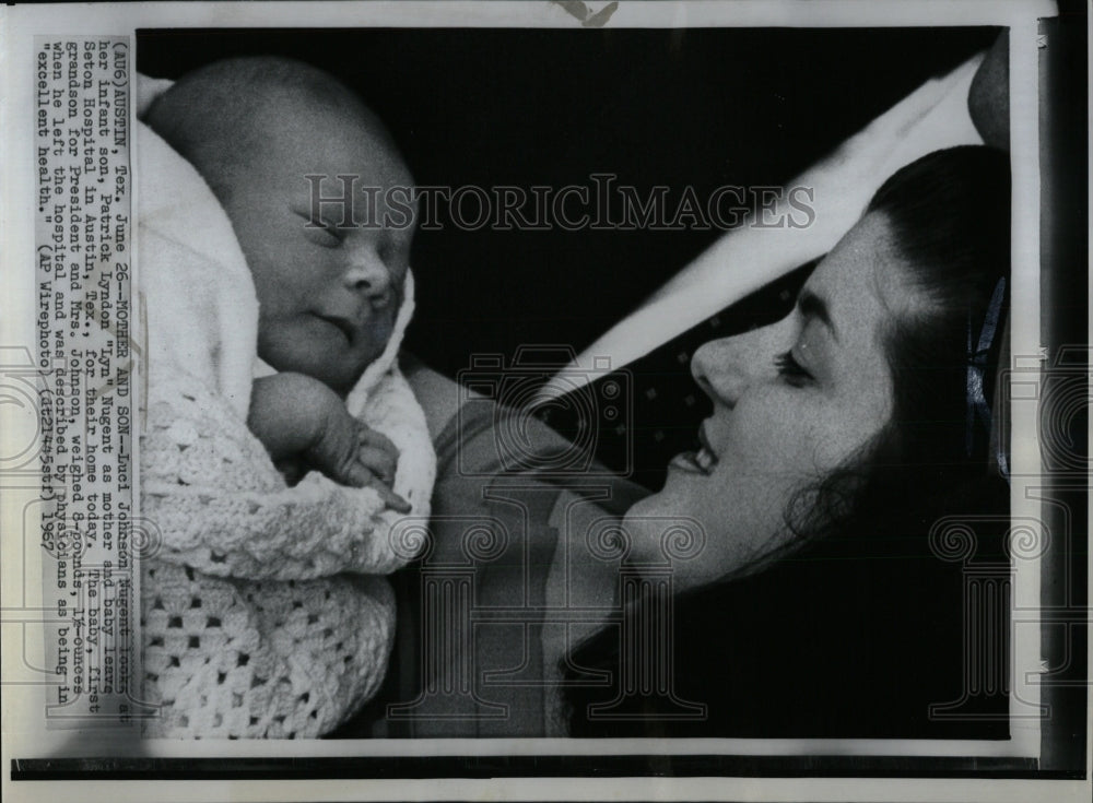 1967 Press Photo Luci Nugent Looke Infant Son Patrick - RRW88143 - Historic Images