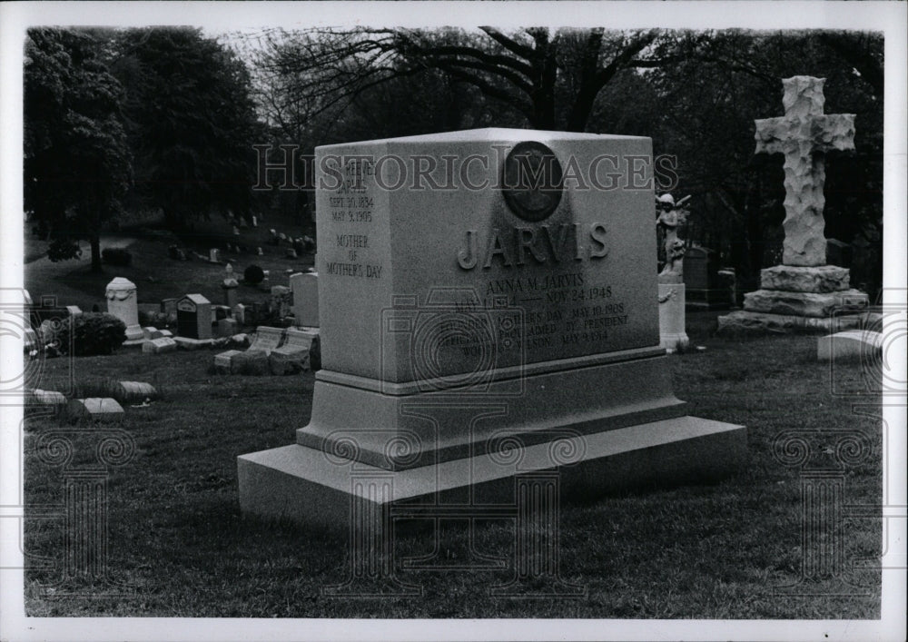 1973 Press Photo Anna M Jarvis Grave Cemetery Chicago - RRW88207 - Historic Images