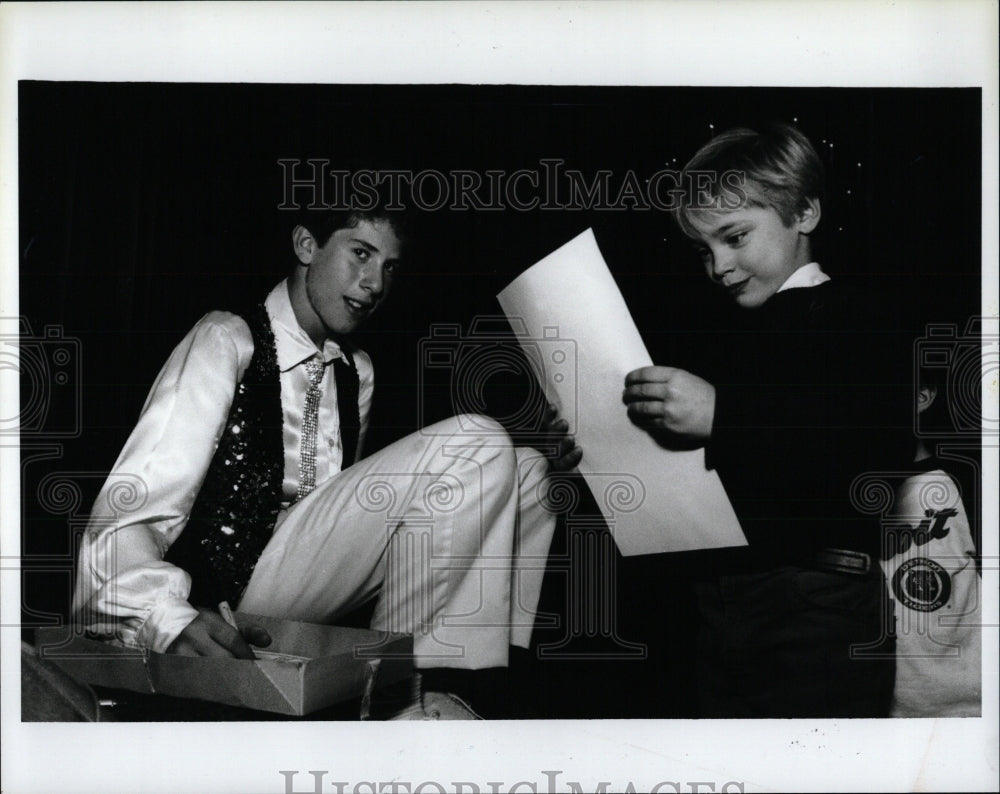 1986 Press Photo Matt Jacobson Kenny Kelbert Magician - RRW88211 - Historic Images