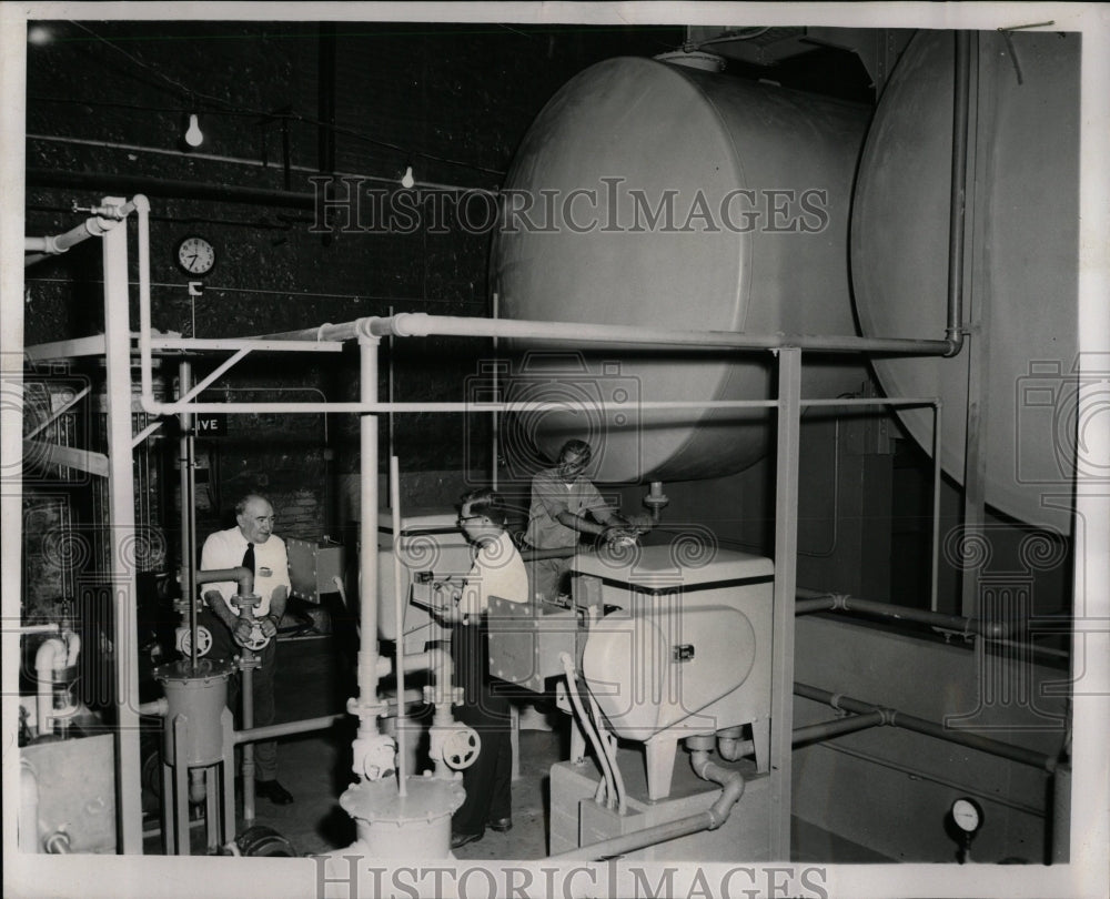 1956 Press Photo Flouridation Controll Oscar Horner Chi - RRW88725 - Historic Images