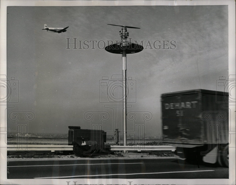 Press Photo Bill Keidaisch Anti Fog Devices Giant Fans - RRW88749 - Historic Images