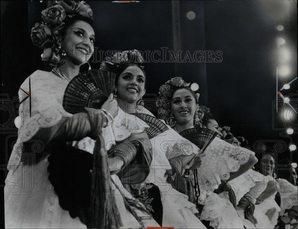 1965 Press Photo Ballet Folkloric Mexico Dance Company - RRW88839 - Historic Images