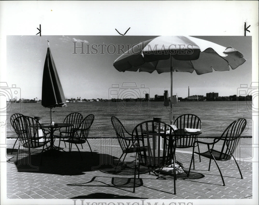 1991 Press Photo River Place Inn Restaurant Outdoor - RRW88915 - Historic Images