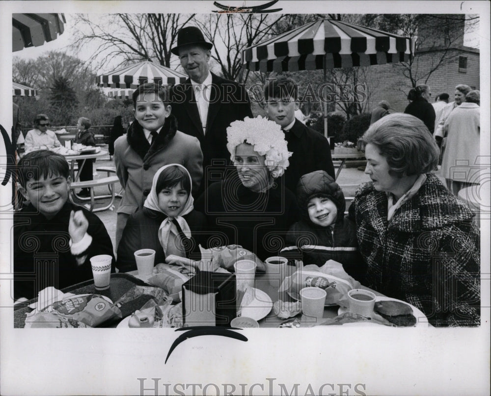 1966 Press Photo Jerome Cavenugh John Knox Natalie Phil - RRW88953 - Historic Images