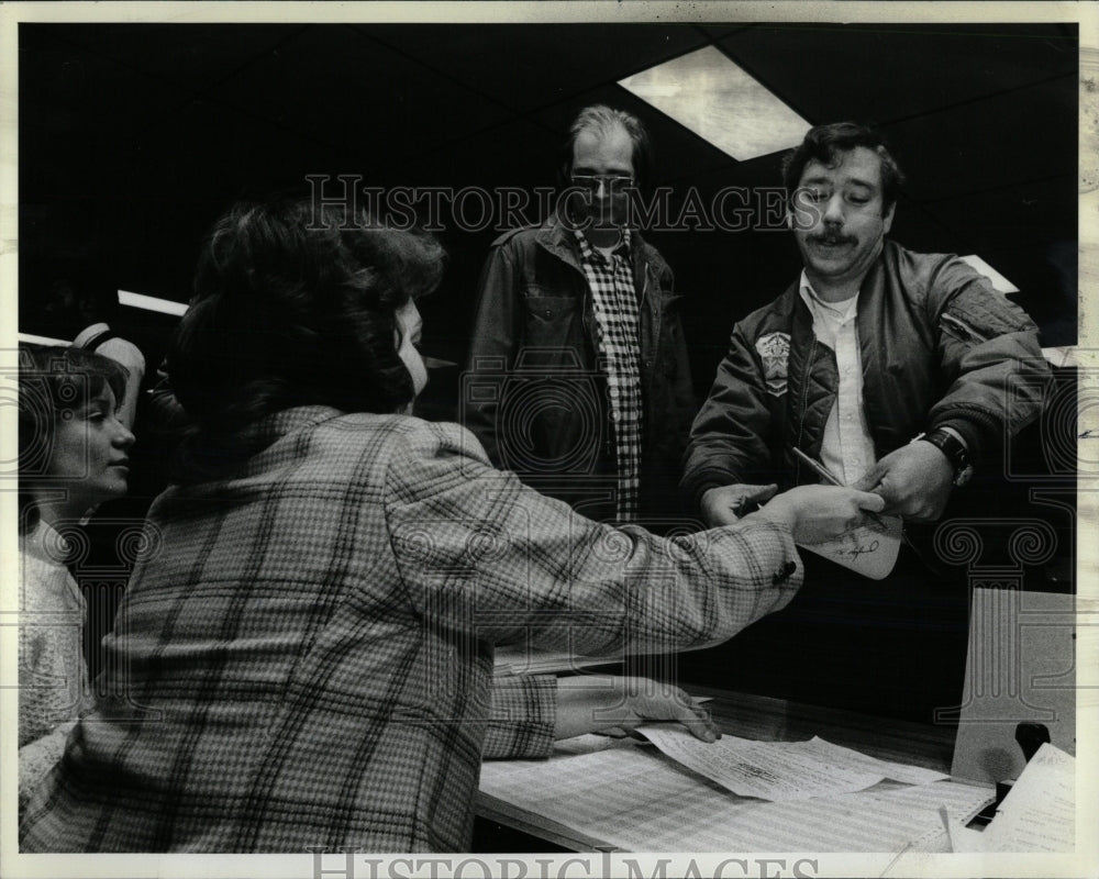 1982 Press Photo General Motors Electromotive Division - RRW89009 - Historic Images