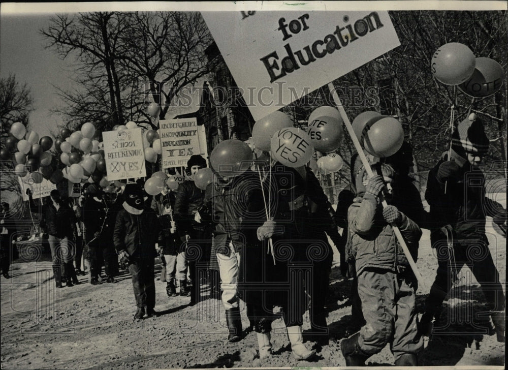 1967 Press Photo School Referendum Chicago - RRW89023 - Historic Images