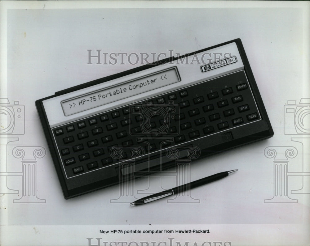 1982 Press Photo Hewlett-Packard Portable Computer - RRW89105 - Historic Images