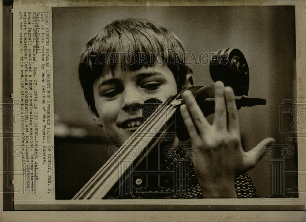 1976 Press Photo Bruce Parnell Plays Cello - RRW89153 - Historic Images