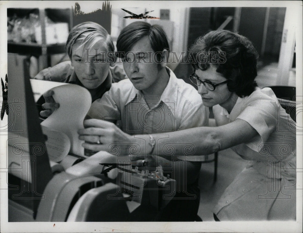 1972 Press Photo Mrs. Penny Harnadek Computers - RRW89225 - Historic Images