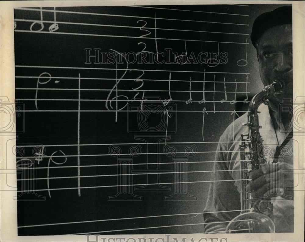 1981 Press Photo Ahmed Salahaldeen Saxophonist - RRW89413 - Historic Images