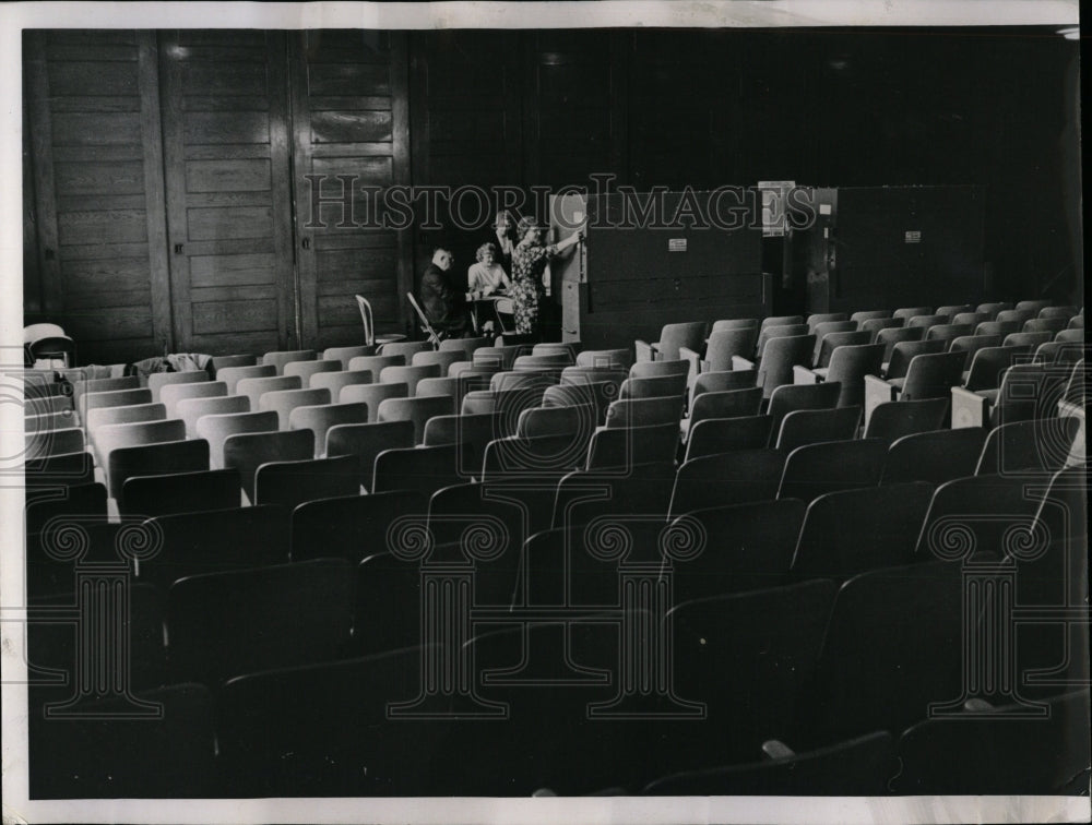 1963 Press Photo ELECTION ASSEMBLY HALL SCHOOL - RRW89491 - Historic Images