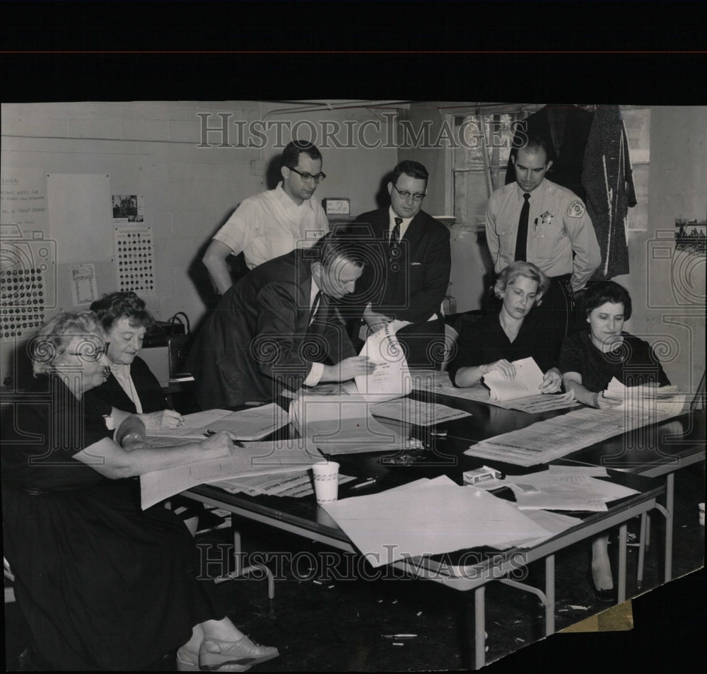 1962 Press Photo Officials Counting Votes 28 hrs later - RRW89497 - Historic Images