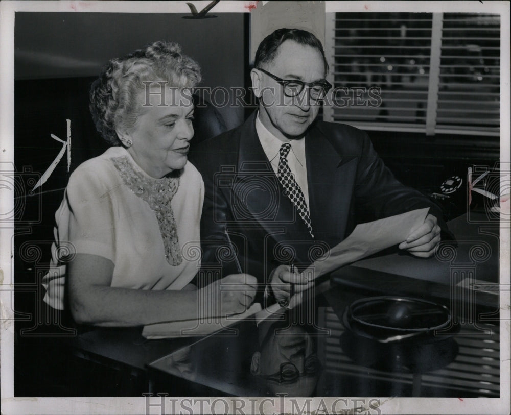 1952 Press Photo Mayor Albert E. Coba &amp; Alice Guyette - RRW89613 - Historic Images