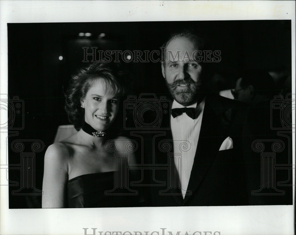 1986 Press Photo Dr. Michael Sherbin And Daughter Julie - RRW89763 - Historic Images