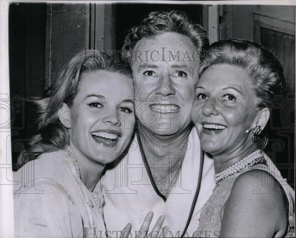 1962 Press Photo Actors Carroll Baker And Van Johnson - RRW89809 - Historic Images