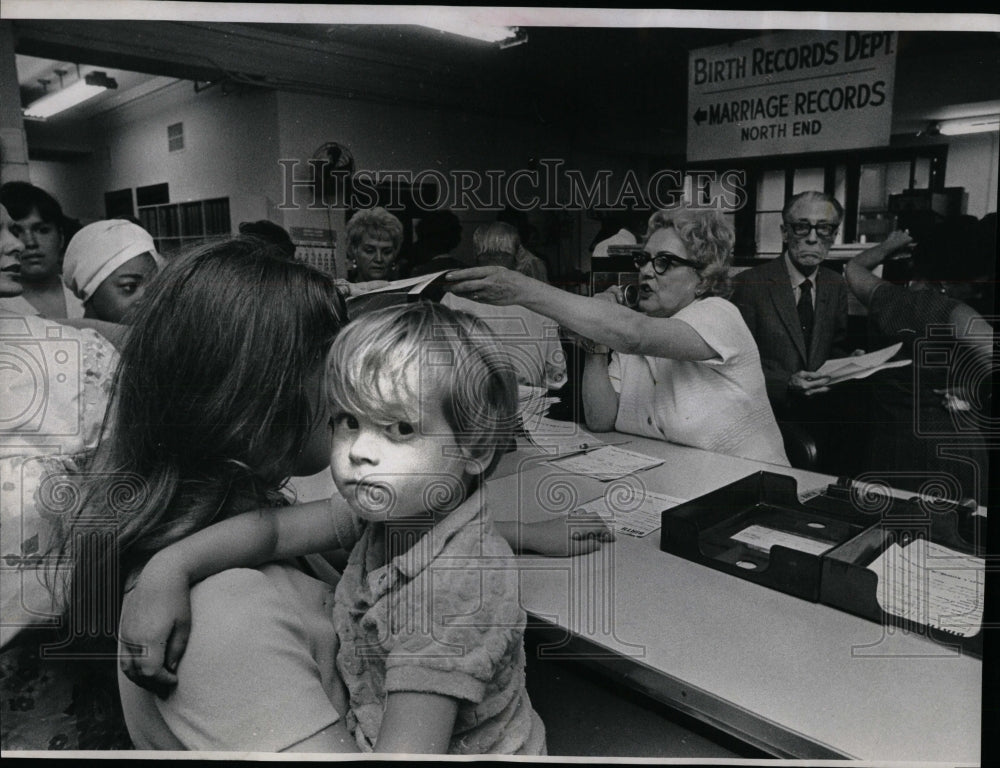 1973 Press Photo Bureau of Vital Statistics - RRW89939 - Historic Images