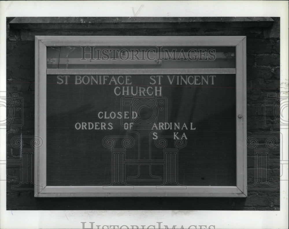 1989 Press Photo Catholic Church Closing Sign - RRW90025 - Historic Images