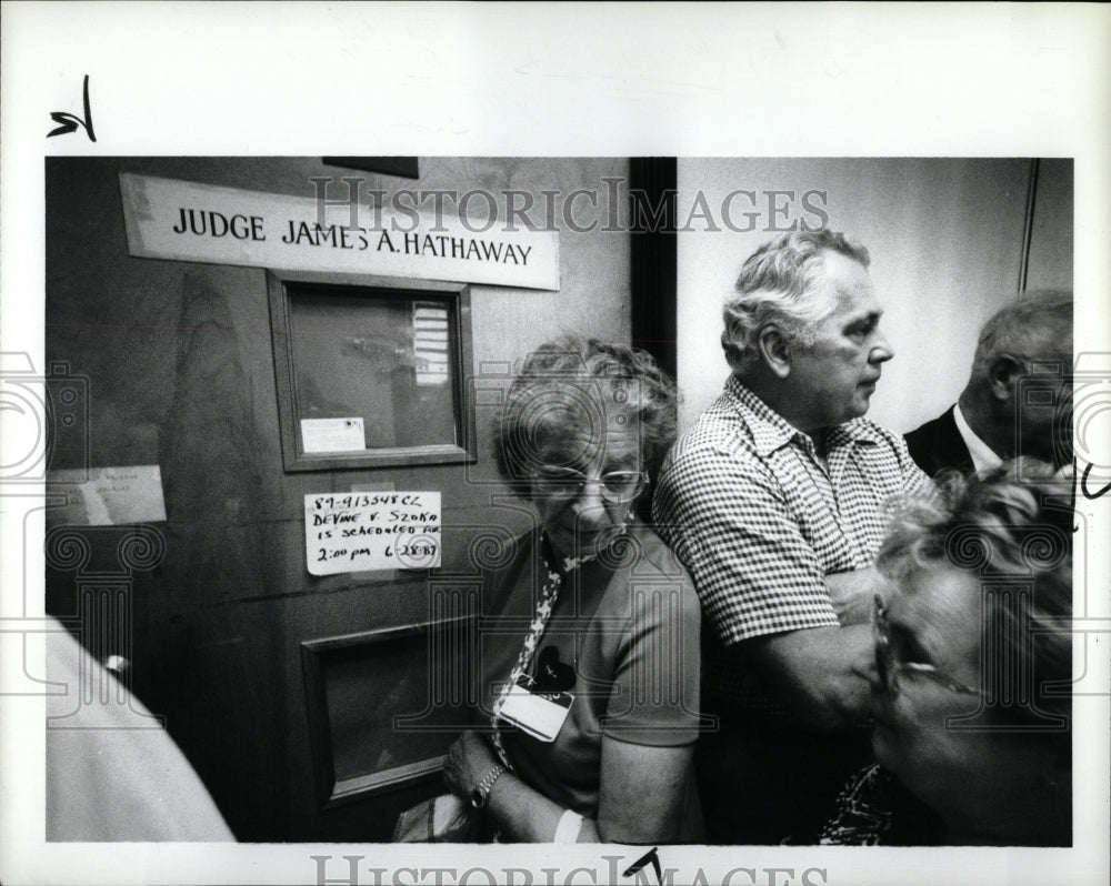 1989 Press Photo Judge James A. Hathaway church colsing - RRW90029 - Historic Images