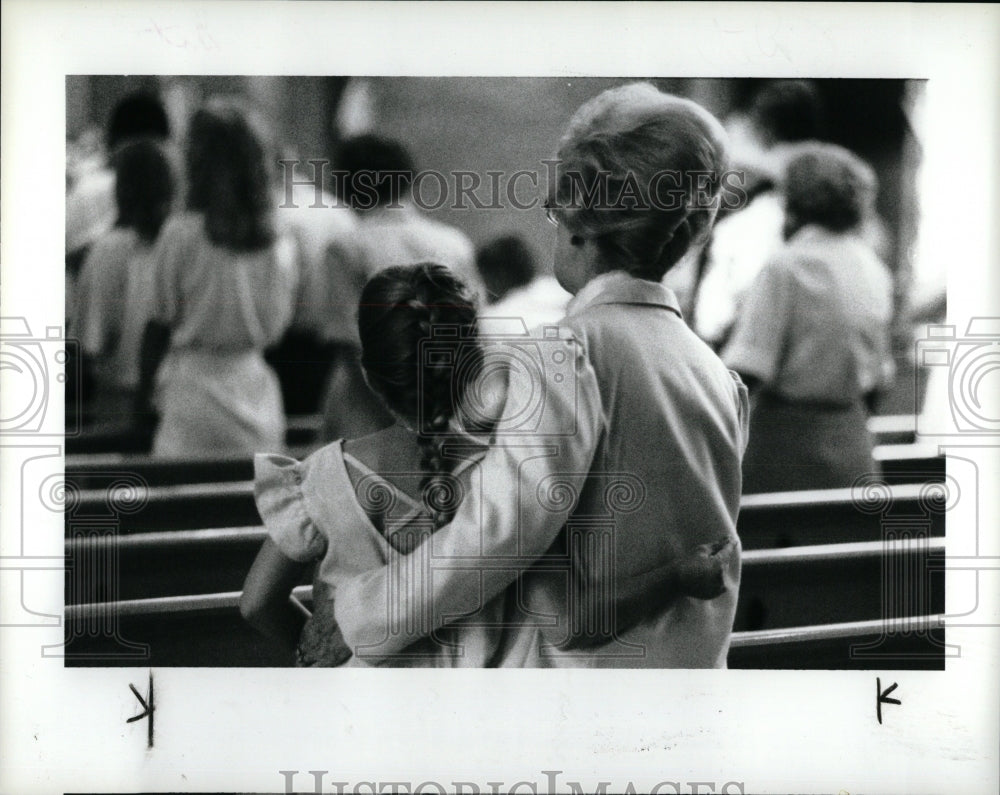 1989 Press Photo St Ignacius Mass - RRW90033 - Historic Images