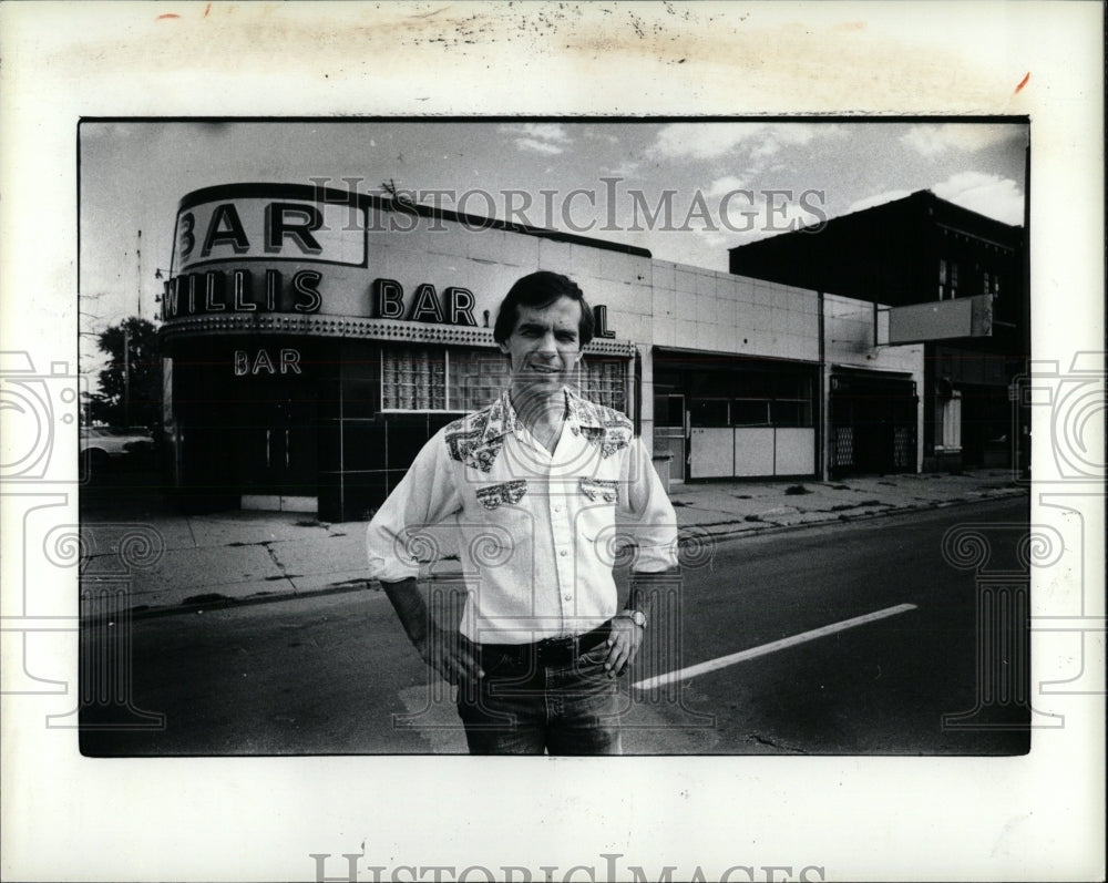 1980 Press Photo Mike Clipper Owner of Willis Show Bar - RRW90051 - Historic Images