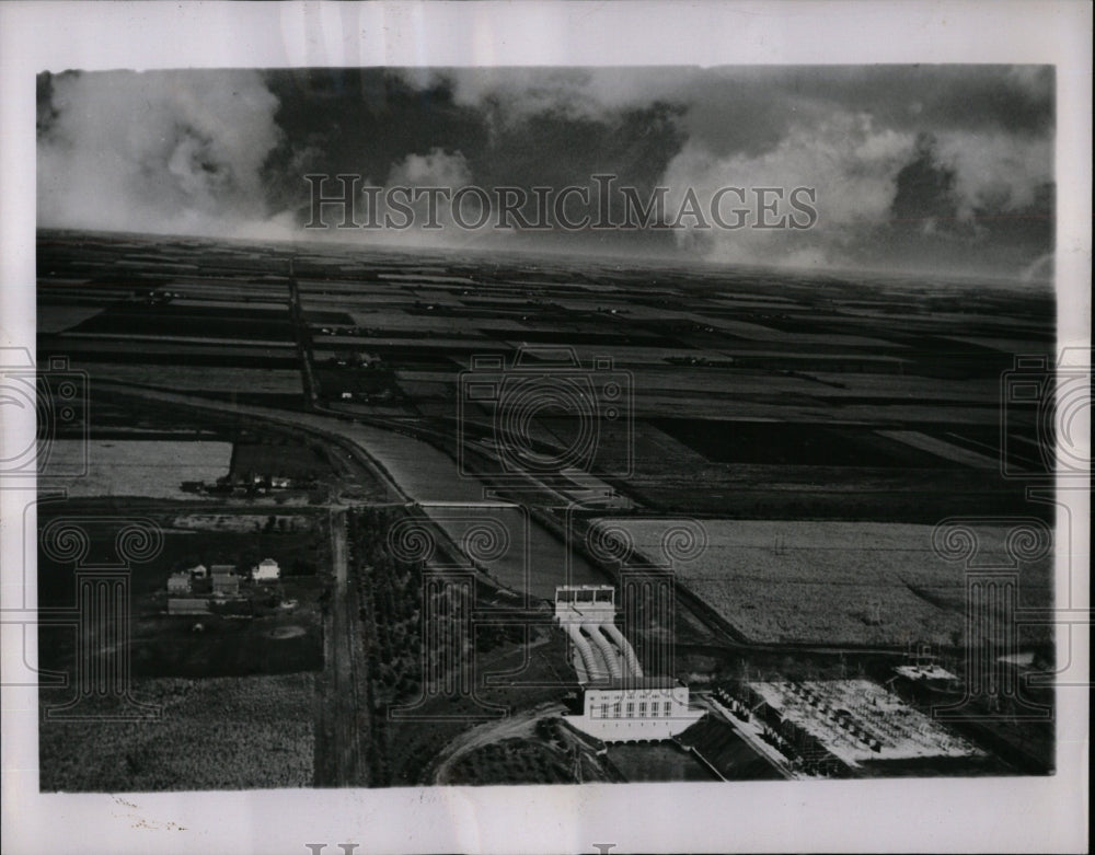 1947 Press Photo Water Backup Behind Powerhouse in Neb. - RRW90159 - Historic Images