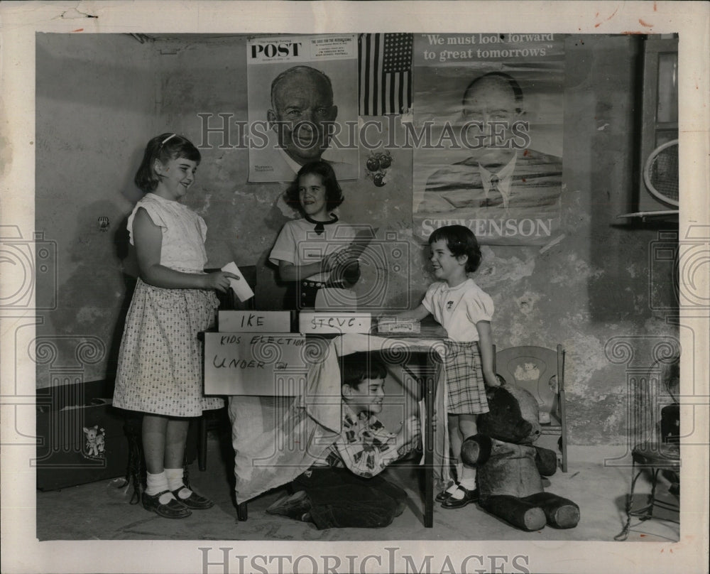 1952 Press Photo Young girls playing and mock up an ele - RRW90173 - Historic Images