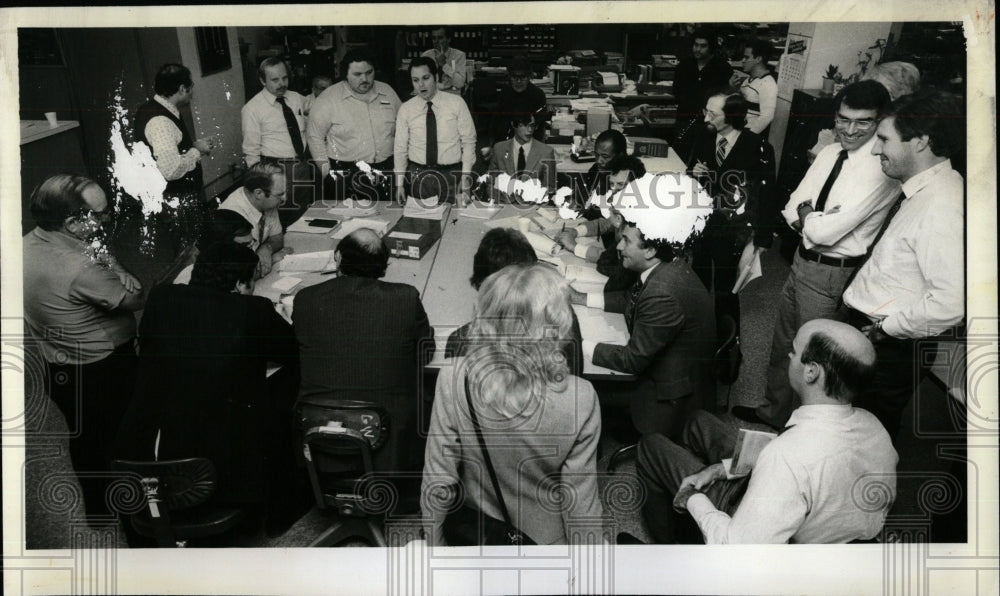 1982 Press Photo Election Officials Tally Votes - RRW90191 - Historic Images