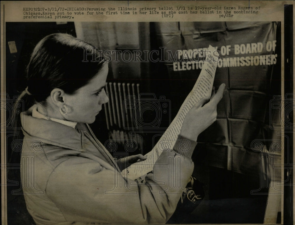 1972 Press Photo Chicago Woman Voting Primary Ballot - RRW90215 - Historic Images