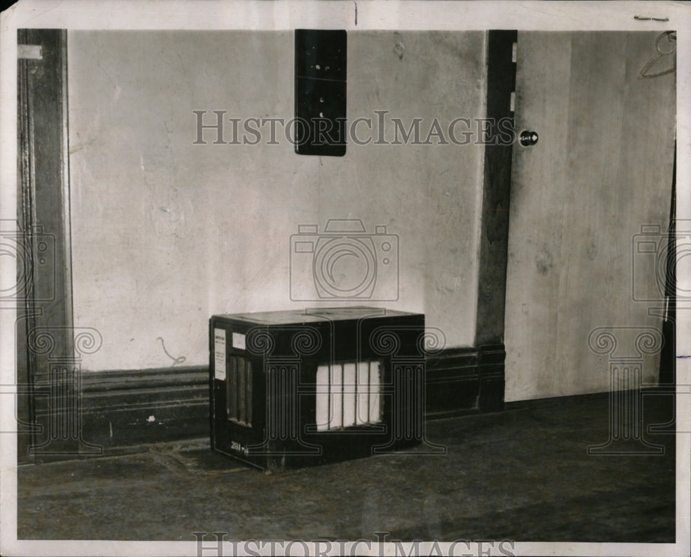 1961 Press Photo Missing Ballot Box Found Hallway - RRW90225 - Historic Images