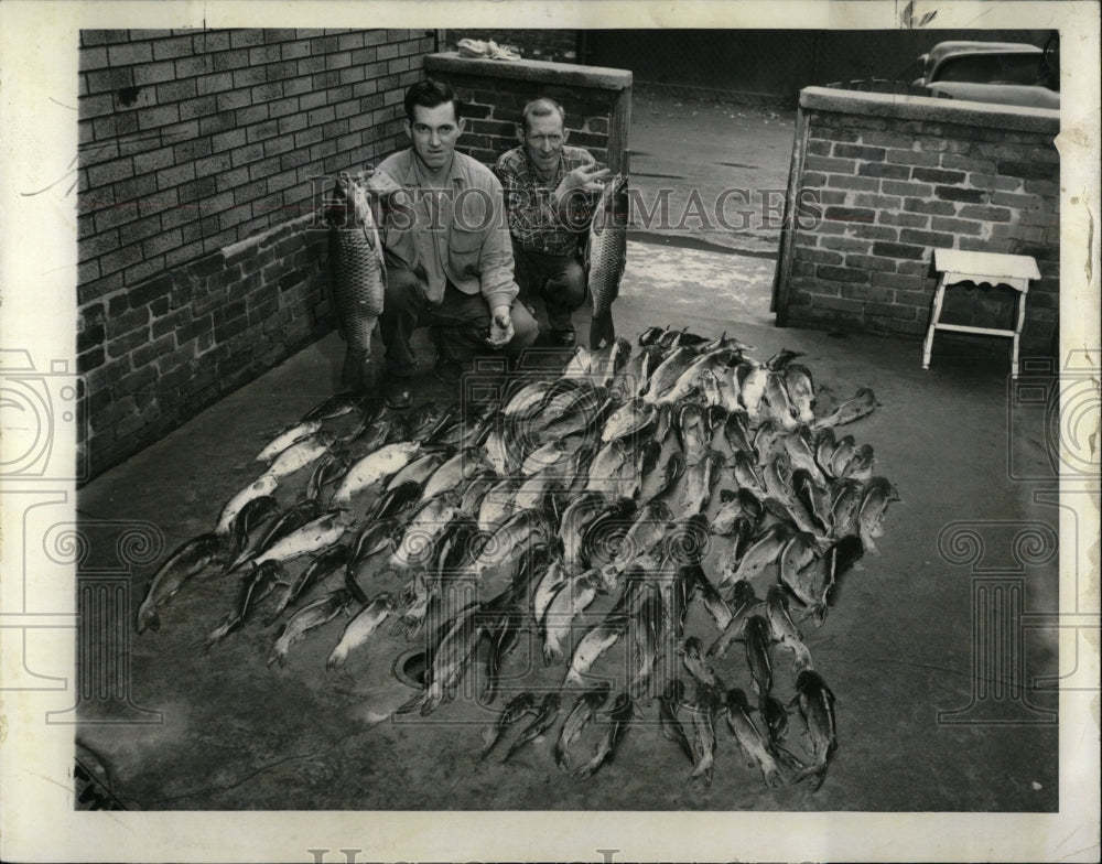 1960 Press Photo Adkins Family Fishing Trip - RRW90351 - Historic Images