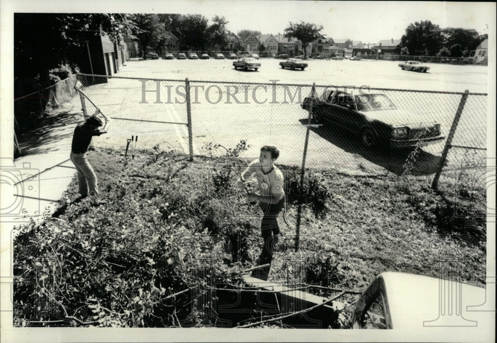 1979 Press Photo Workmen Clearing Bushes Pope Visit - RRW90381 - Historic Images