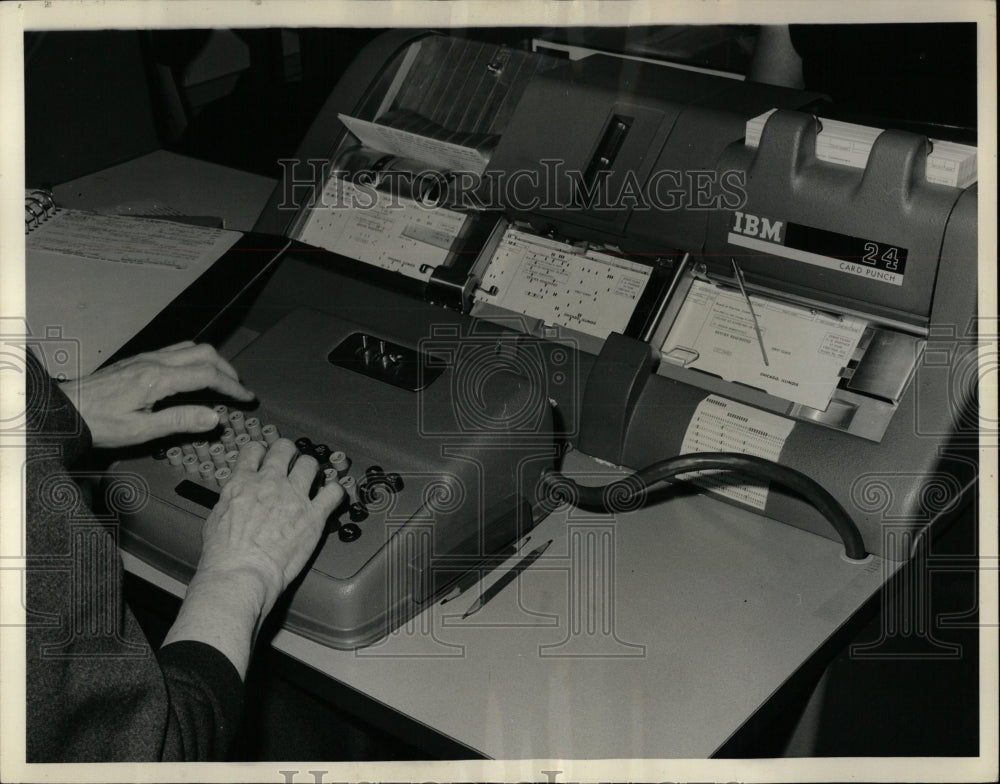 1966 Press Photo Electronic Devices - RRW90455 - Historic Images