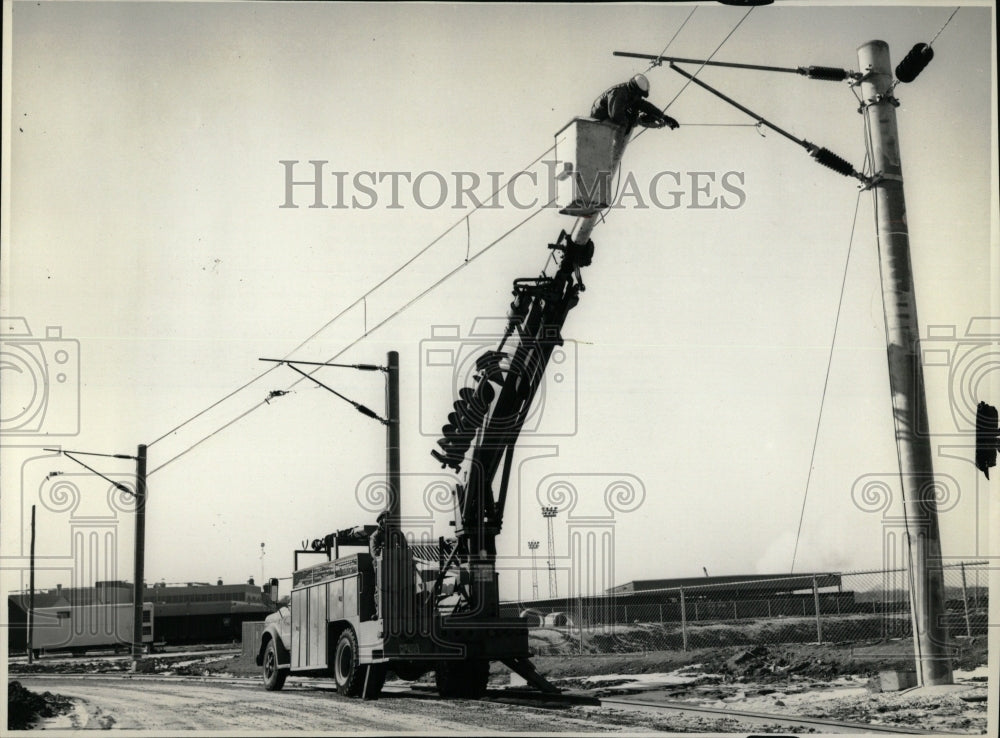 1975 Press Photo GM&#39;s Electro-Motive division at McCook - RRW90463 - Historic Images