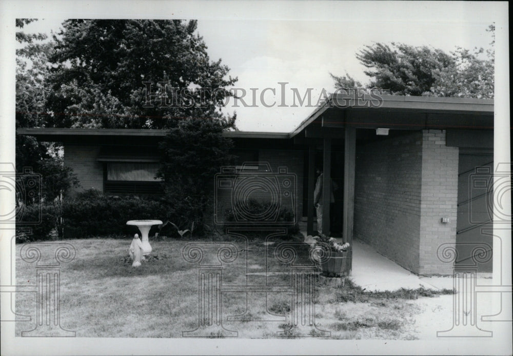 1991 Press Photo Eugene Gallagher house - RRW90563 - Historic Images