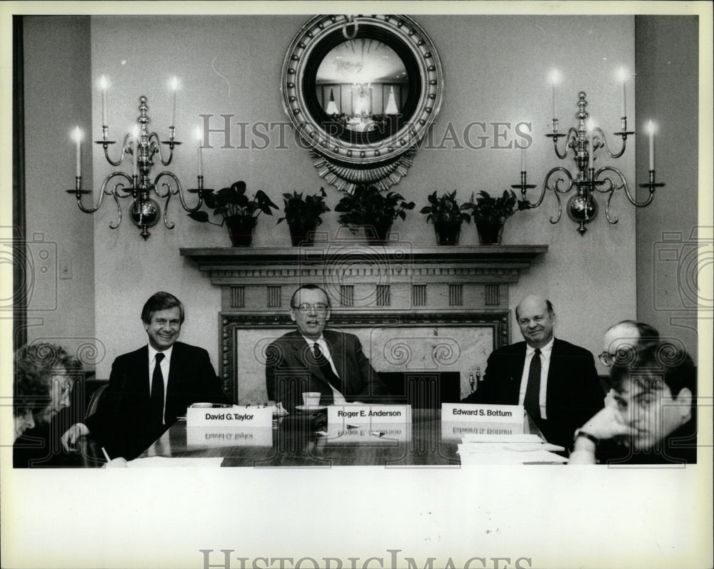 Press Photo Continental Bank Chief - RRW90597 - Historic Images