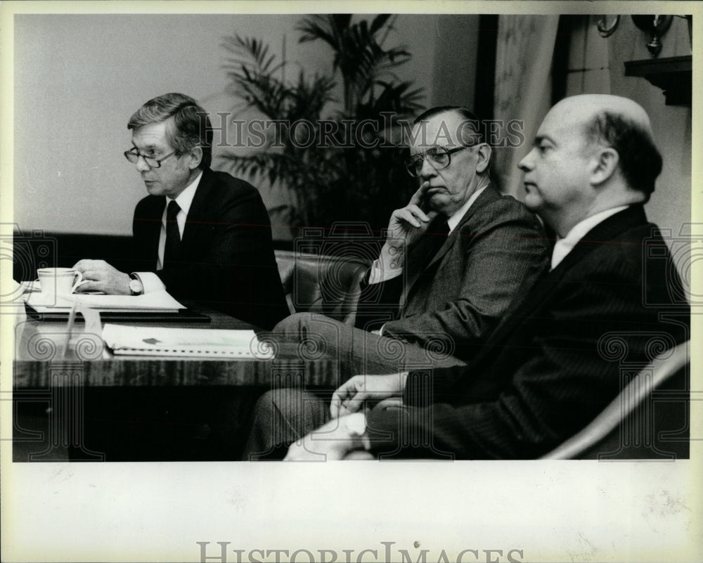 1984 Press Photo Continental Bank Chief steps down - RRW90599 - Historic Images