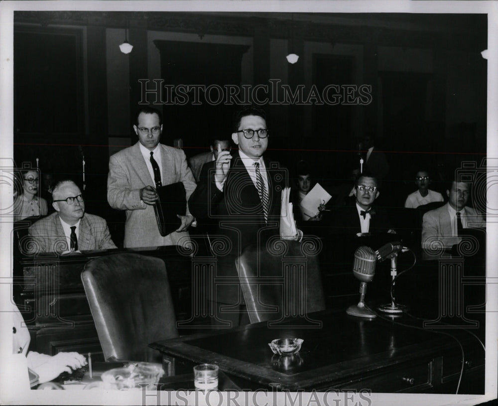 1954 Press Photo Atty. Loren Campbell and witness Edwar - RRW90653 - Historic Images