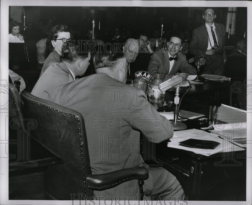 1954 Press Photo Communist inquiry in Michigan - RRW90677 - Historic Images