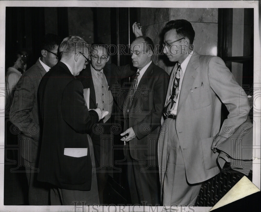 1953 Press Photo Communist inquiry in Michigan - RRW90719 - Historic Images