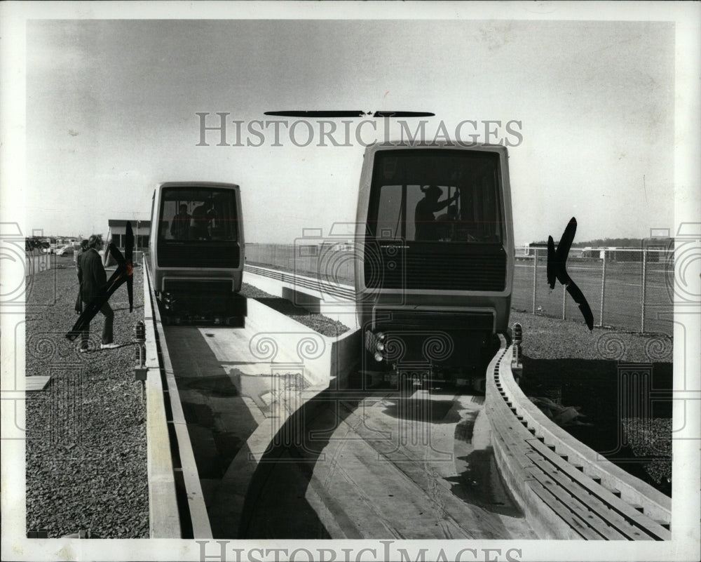 1972 Press Photo Rail Cars Merge Rapid Transit Transpo - RRW90795 - Historic Images