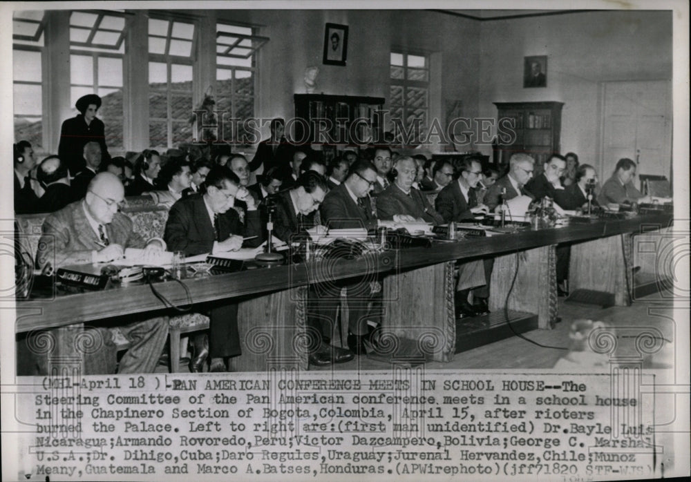 Press Photo Steering Committee Meet Schoolhouse Bogota - RRW90827 - Historic Images