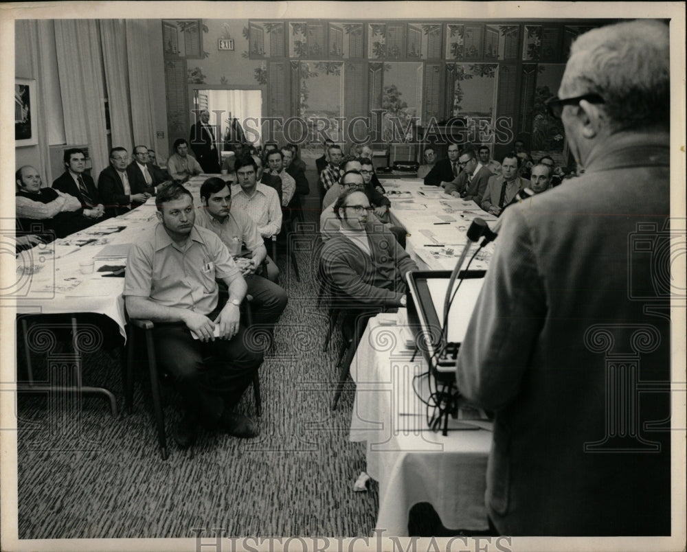 1972 Press Photo Construction Safety &amp; Health Training - RRW90835 - Historic Images