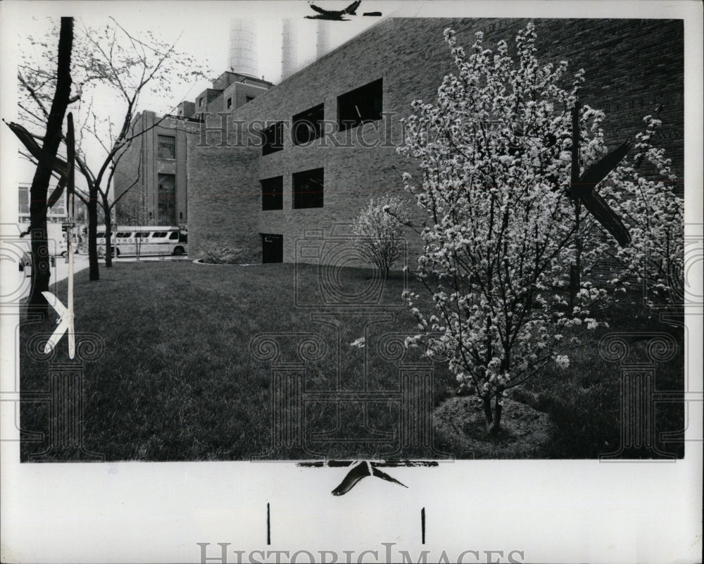 1975 Press Photo Rossetti Associates Office Building - RRW90999 - Historic Images