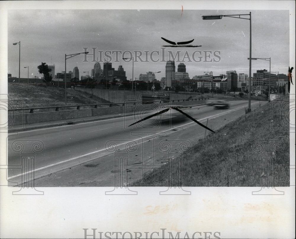 1974 Press Photo Chrysler Fisher Freeway Detroit Roads - RRW91001 - Historic Images